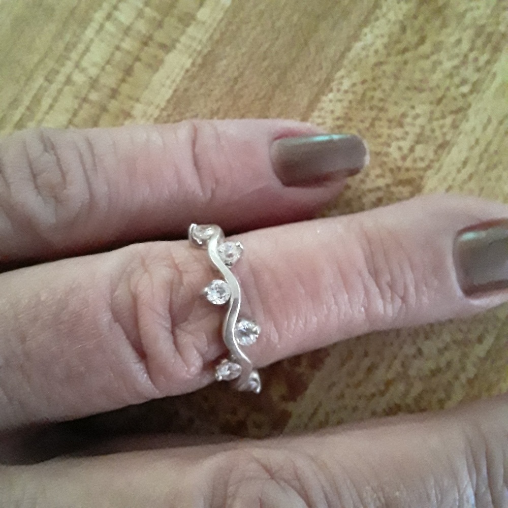 Sterling Silver Ring Wave of CZ's - Picture 4 of 8